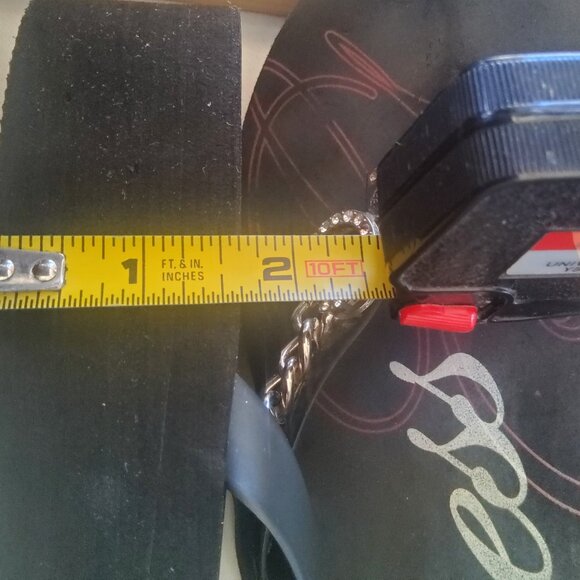 GUESS  SANDALS gently used Size 9 - Picture 11 of 11